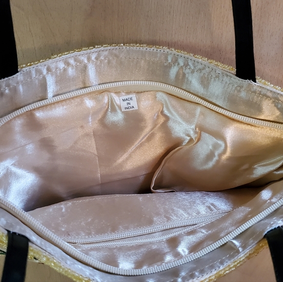 Hand beaded purse - Picture 2 of 2